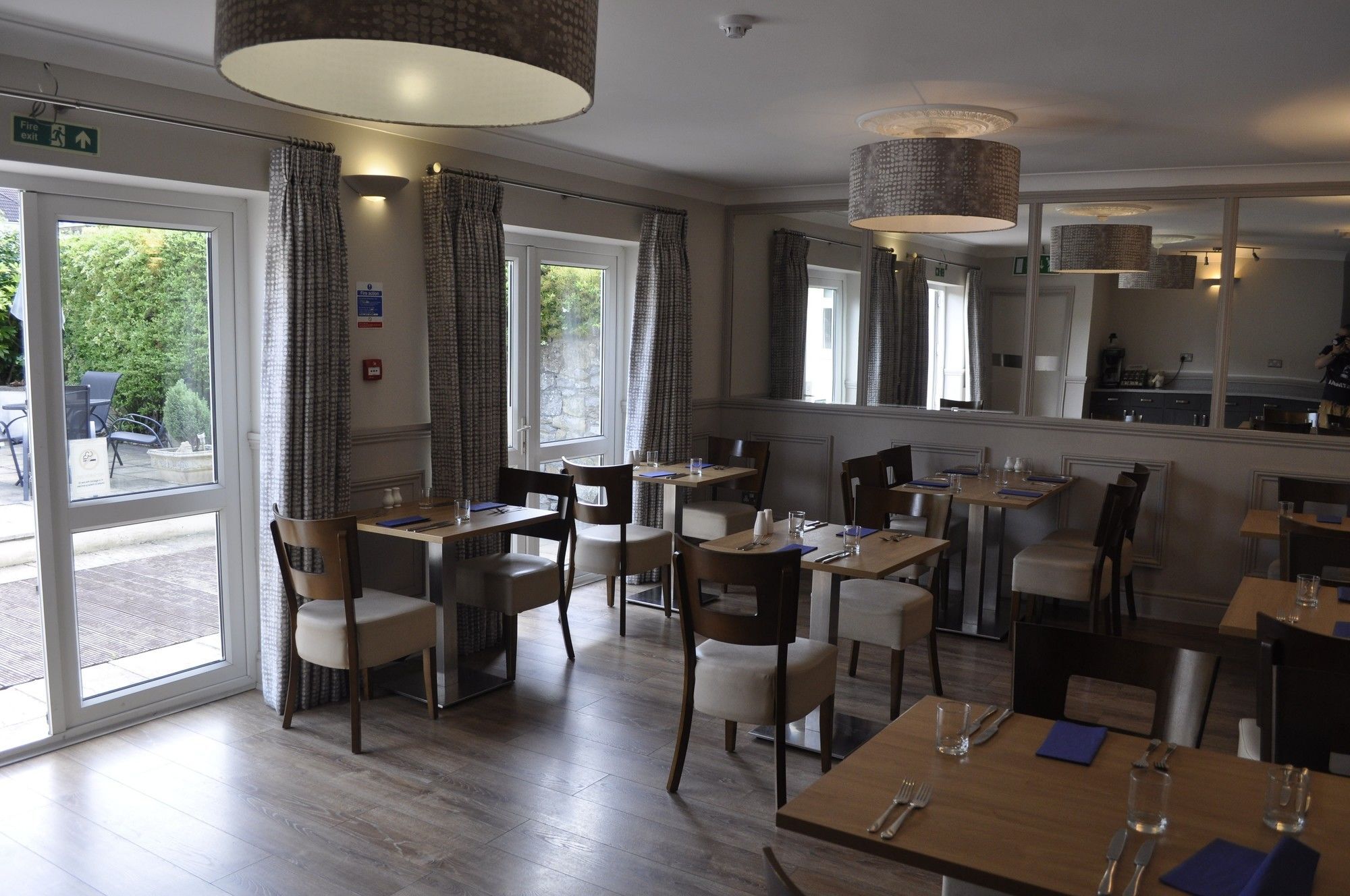 Hayward'S At The Grasmere Keynsham Bagian luar foto