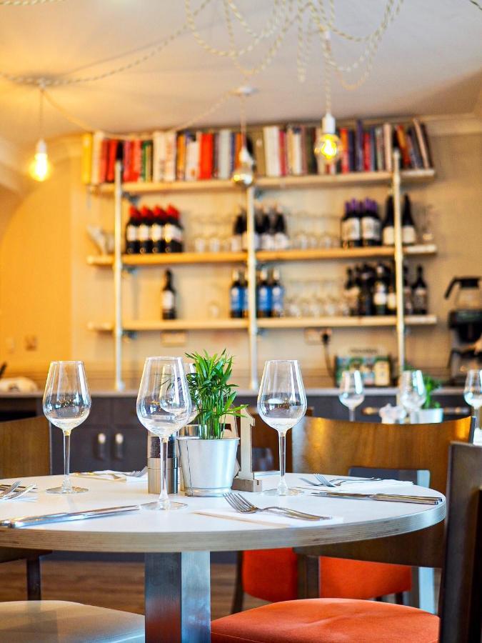 Hayward'S At The Grasmere Keynsham Bagian luar foto
